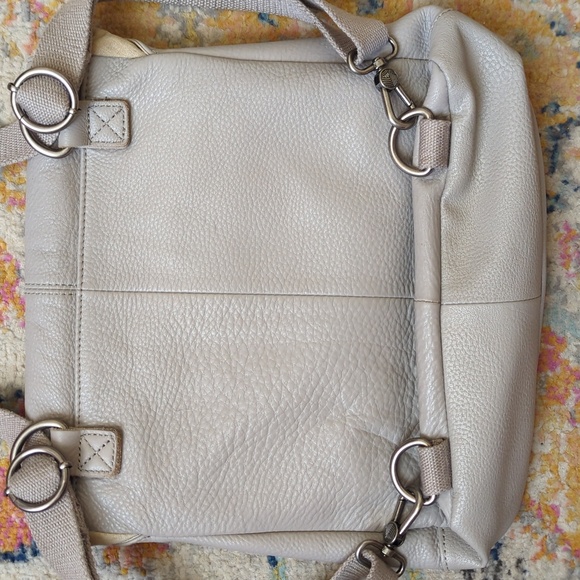 The Sak Ventura Classic Genuine Pebbled Leather Convertible Backpack Light Gray - Picture 15 of 16